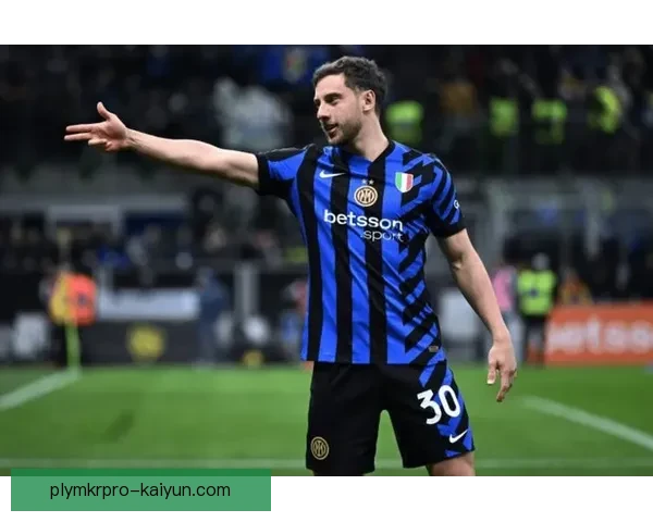 弗拉霍维奇在新赛季表现稳健，成为尤文图斯进攻核心的重要支柱。